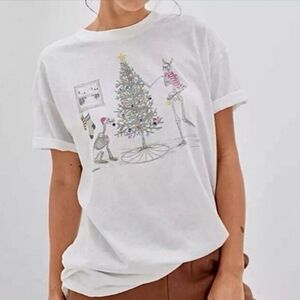 NWT American Eagle Crew Neck Skeleton Holiday Graphic Tee Women's Size Medium